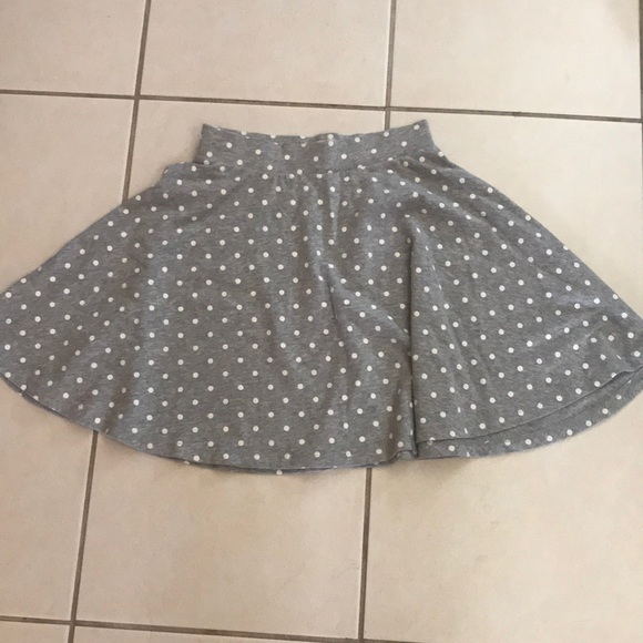 5 FOR $15 Super cute polka dot skirt - Picture 1 of 3